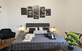 Room With Free Parking 15 Minutes Walk From Arena